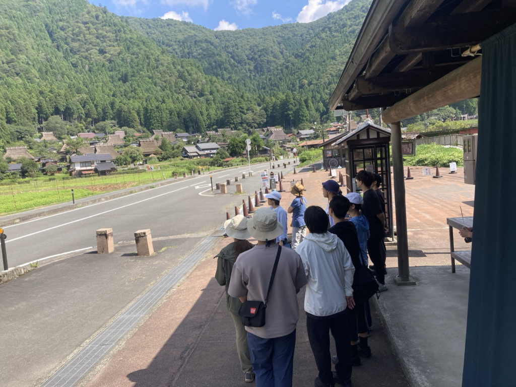 美山町「かやぶきの里」の見学